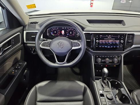 Certified 2023 Volkswagen Atlas SE AWD/4WD image 10