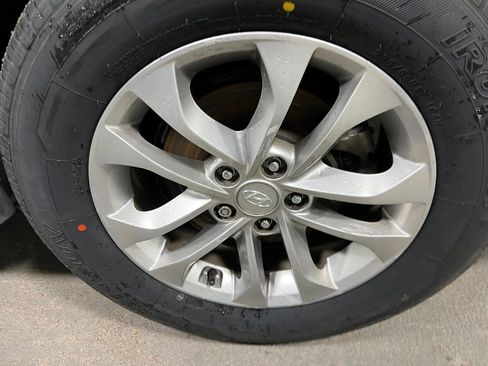 Used 2019 Hyundai Santa Fe SE FWD image 35