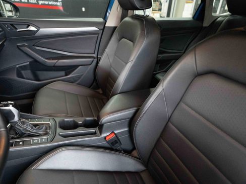 Used 2022 Volkswagen Jetta SE image 10