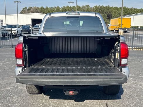 Used 2019 Toyota Tacoma TRD Sport w/ Technology Package image 20