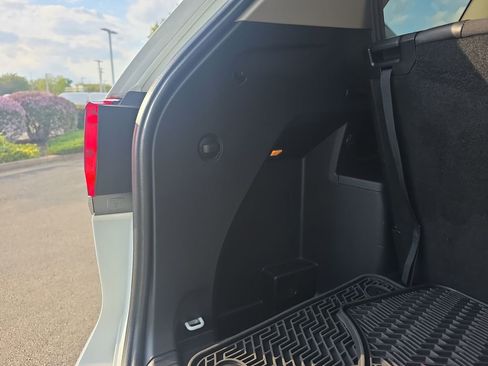 Used 2021 Volkswagen Atlas SE w/ Panoramic Sunroof Package AWD/4WD image 13