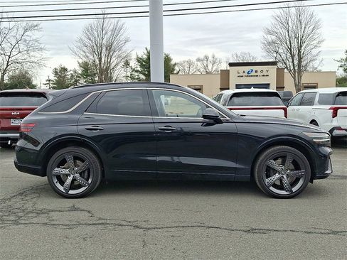 Used 2023 Genesis GV70 2.5T w/ Sport Prestige Package image 8