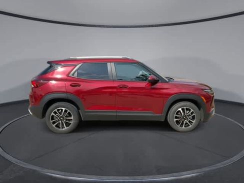 Used 2025 Chevrolet TrailBlazer LT FWD image 9