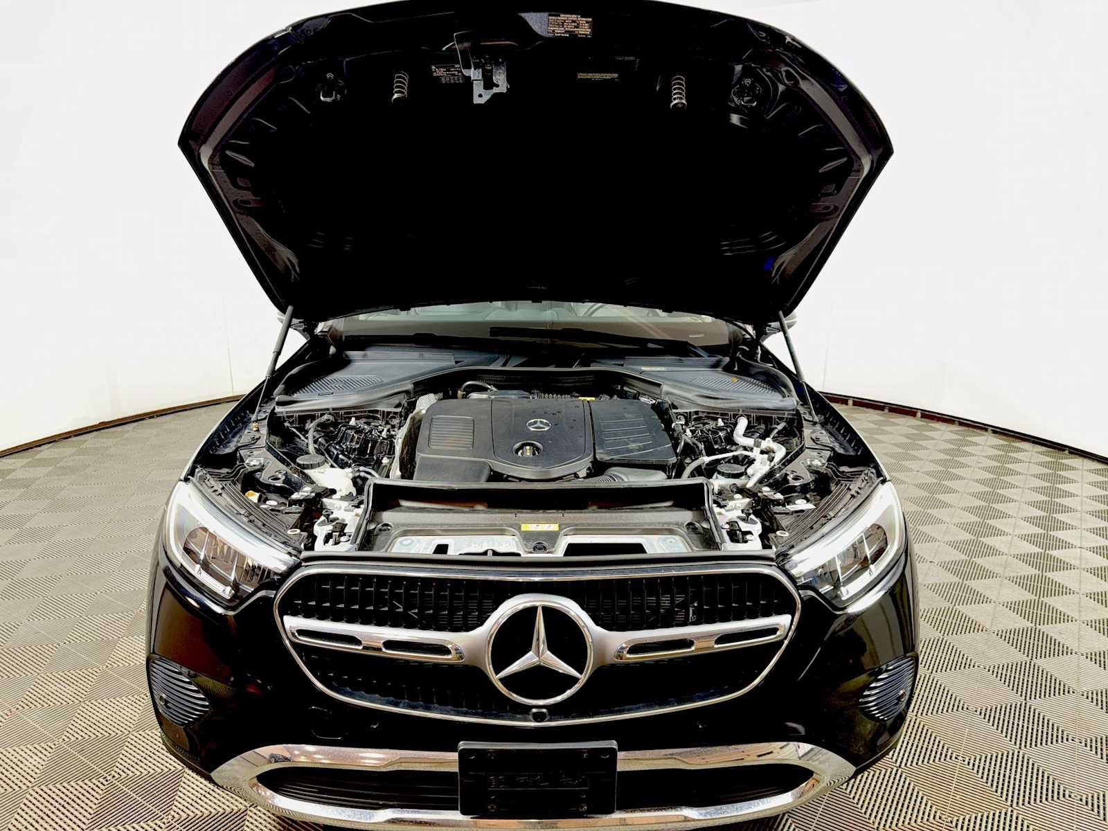 Used 2023 Mercedes-Benz GLC 300 4MATIC image 30