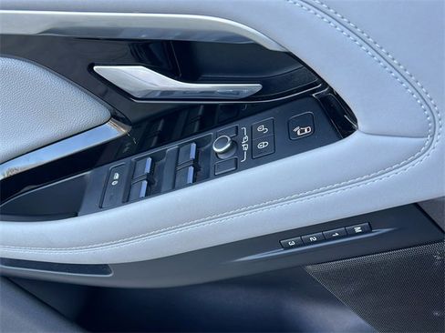 Used 2020 Land Rover Range Rover Evoque R-Dynamic SE image 25