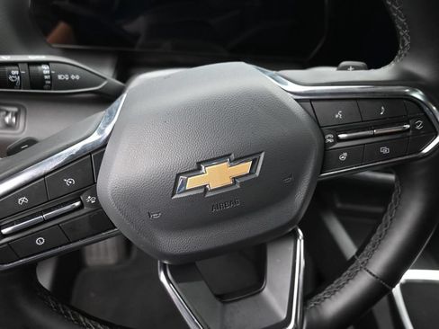 Used 2025 Chevrolet Equinox LT AWD/4WD image 17