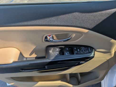 Used 2016 Kia Sedona EX image 10