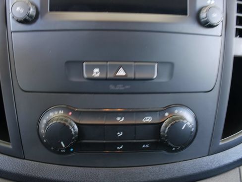 Used 2022 Mercedes-Benz Metris image 18