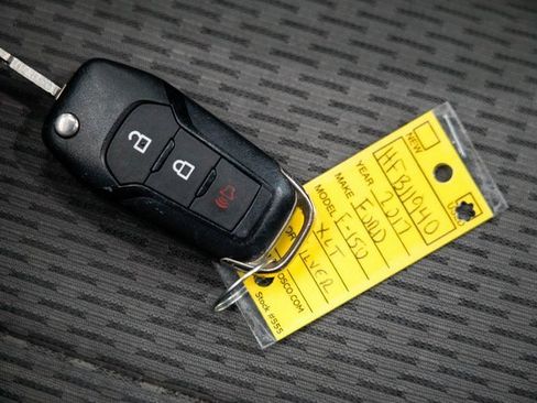 Used 2017 Ford F150 XLT image 33