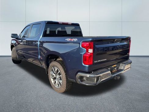 Used 2023 Chevrolet Silverado 1500 LT AWD/4WD image 2