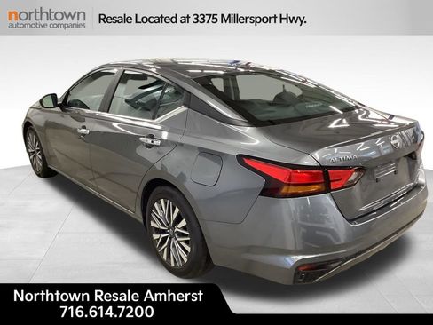 Used 2025 Nissan Altima 2.5 SV FWD image 3