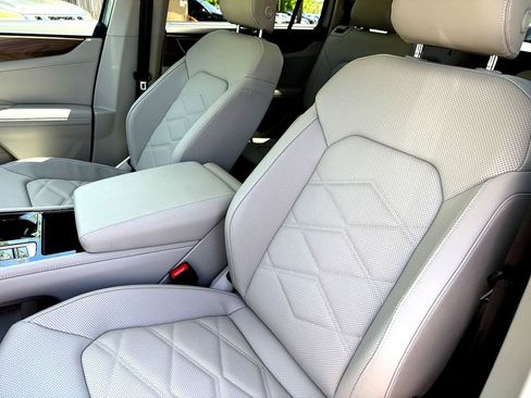 New 2026 Volkswagen Atlas SE FWD image 11