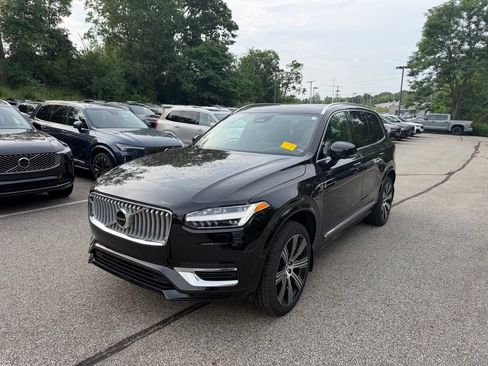 Used 2025 Volvo XC90 T8 Ultra w/ Protection Package Premier AWD/4WD image 3