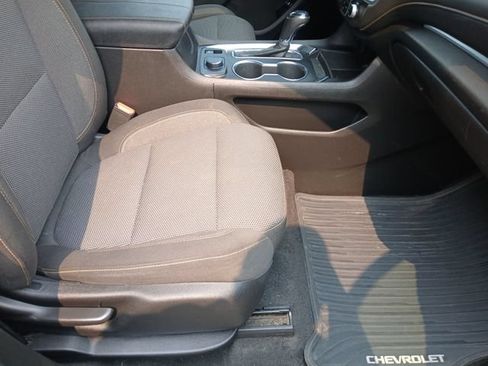 Used 2018 Chevrolet Traverse LT FWD image 50