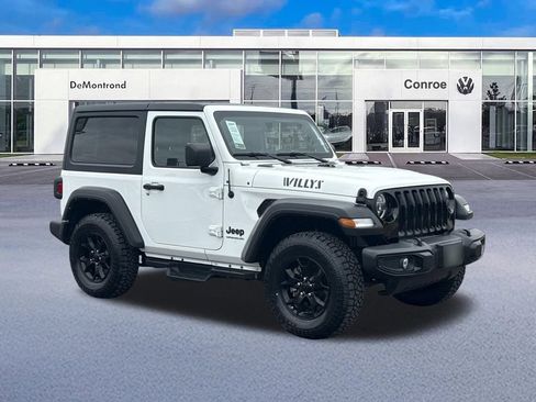 Used 2022 Jeep Wrangler Sport AWD/4WD image 3