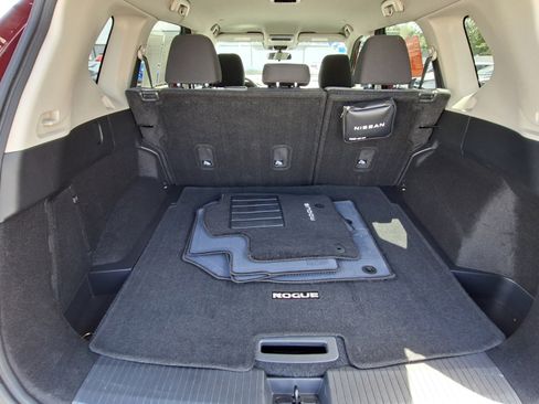 Certified 2023 Nissan Rogue SV image 21