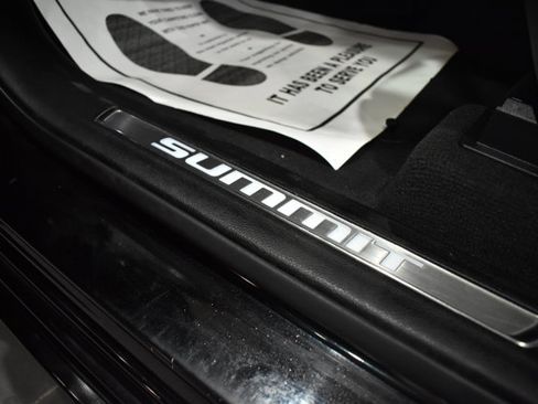 Used 2022 Jeep Grand Cherokee Summit w/ Luxury Tech Group V image 37