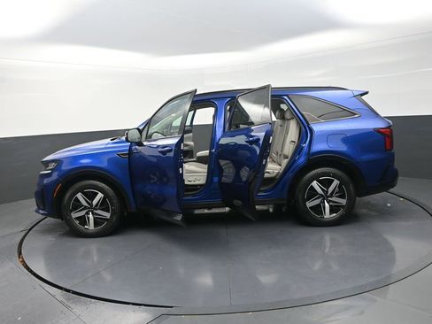 Used 2022 Kia Sorento S w/ Panoramic Sunroof Package image 33