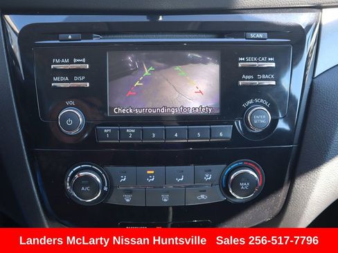 Used 2016 Nissan Rogue S image 19