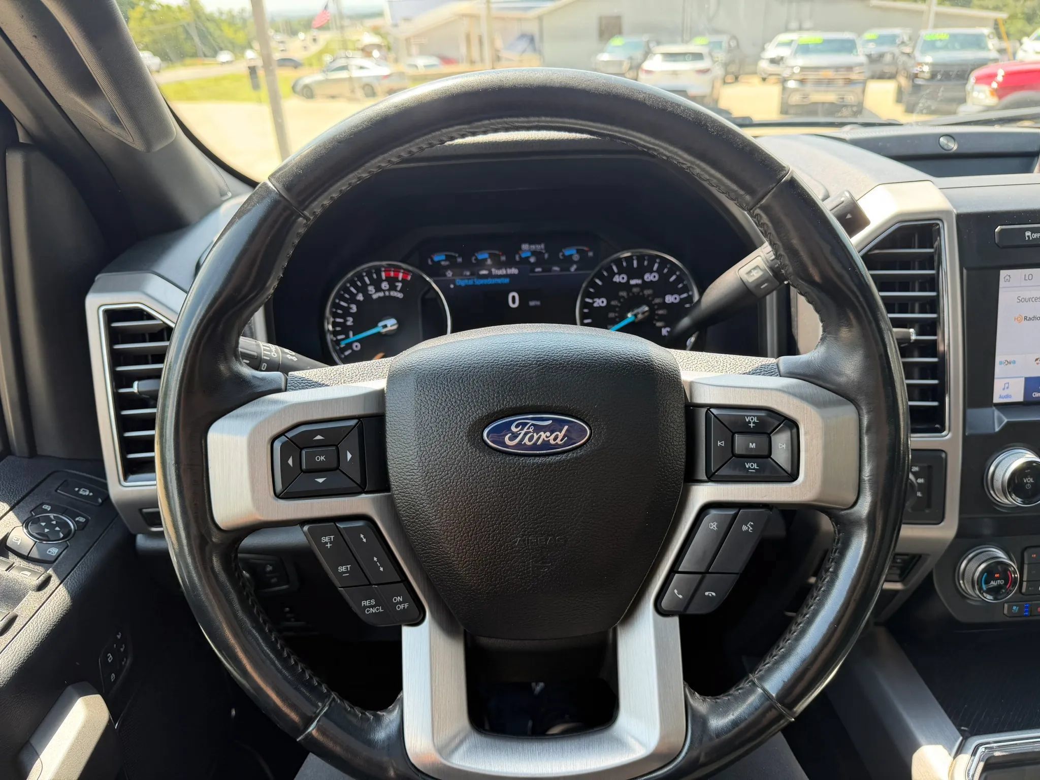 Used 2020 Ford F350 Platinum w/ FX4 Off-Road Package AWD/4WD image 19