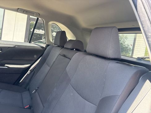 Used 2022 Toyota RAV4 XLE w/ Convenience Package image 4