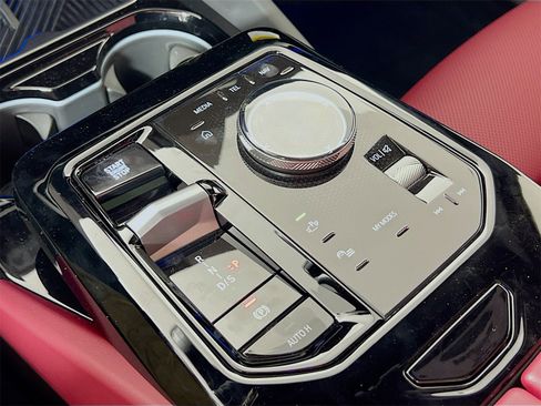 New 2025 BMW 530i xDrive image 19