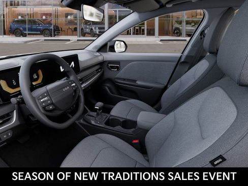 New 2025 Kia K4 LXS image 17