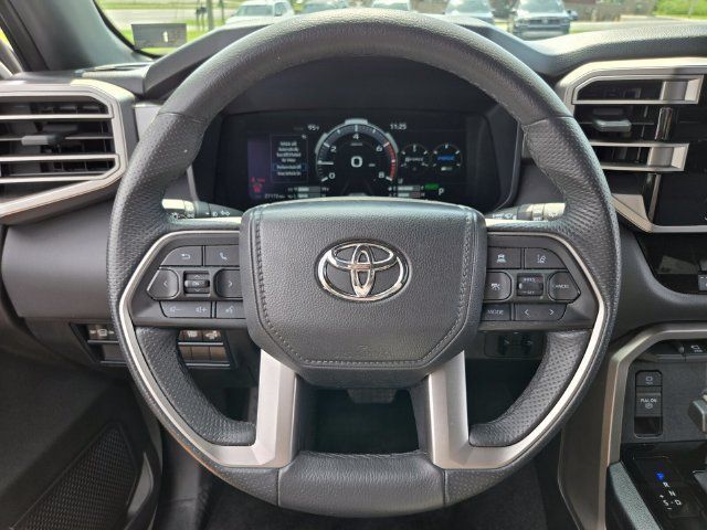 Used 2025 Toyota Sequoia SR5 AWD/4WD image 32