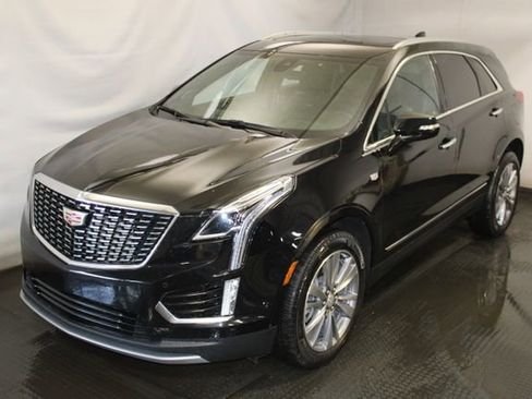 Certified 2025 Cadillac XT5 Premium Luxury w/ Technology Package AWD/4WD image 1