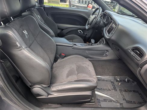 Used 2022 Dodge Challenger R/T Scat Pack RWD image 14