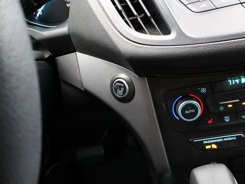 Used 2019 Ford Escape SE FWD image 25