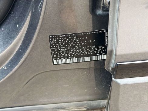 Used 2022 Volkswagen Tiguan SE R-Line image 43