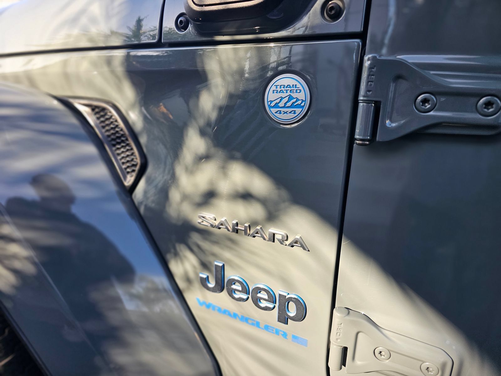 Used 2024 Jeep Wrangler Unlimited Sahara AWD/4WD image 35