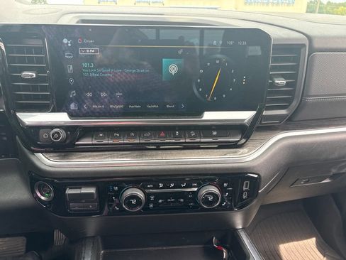 Used 2023 Chevrolet Silverado 1500 LTZ AWD/4WD image 19