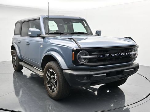 Used 2024 Ford Bronco Outer Banks AWD/4WD image 2