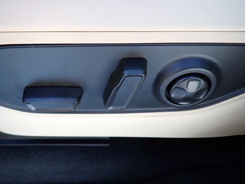 New 2025 Jeep Grand Cherokee Limited w/ Luxury Tech Group II image 17