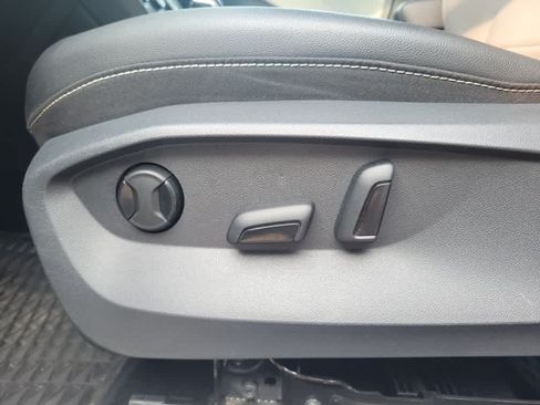 Used 2022 Volkswagen Taos SE AWD/4WD image 22