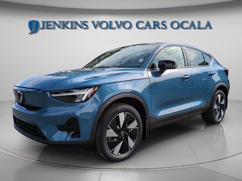 Used 2024 Volvo C40 Recharge Core w/ Climate Package image 4