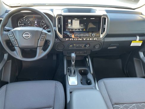 New 2025 Nissan Frontier SV w/ SV Convenience Package image 10