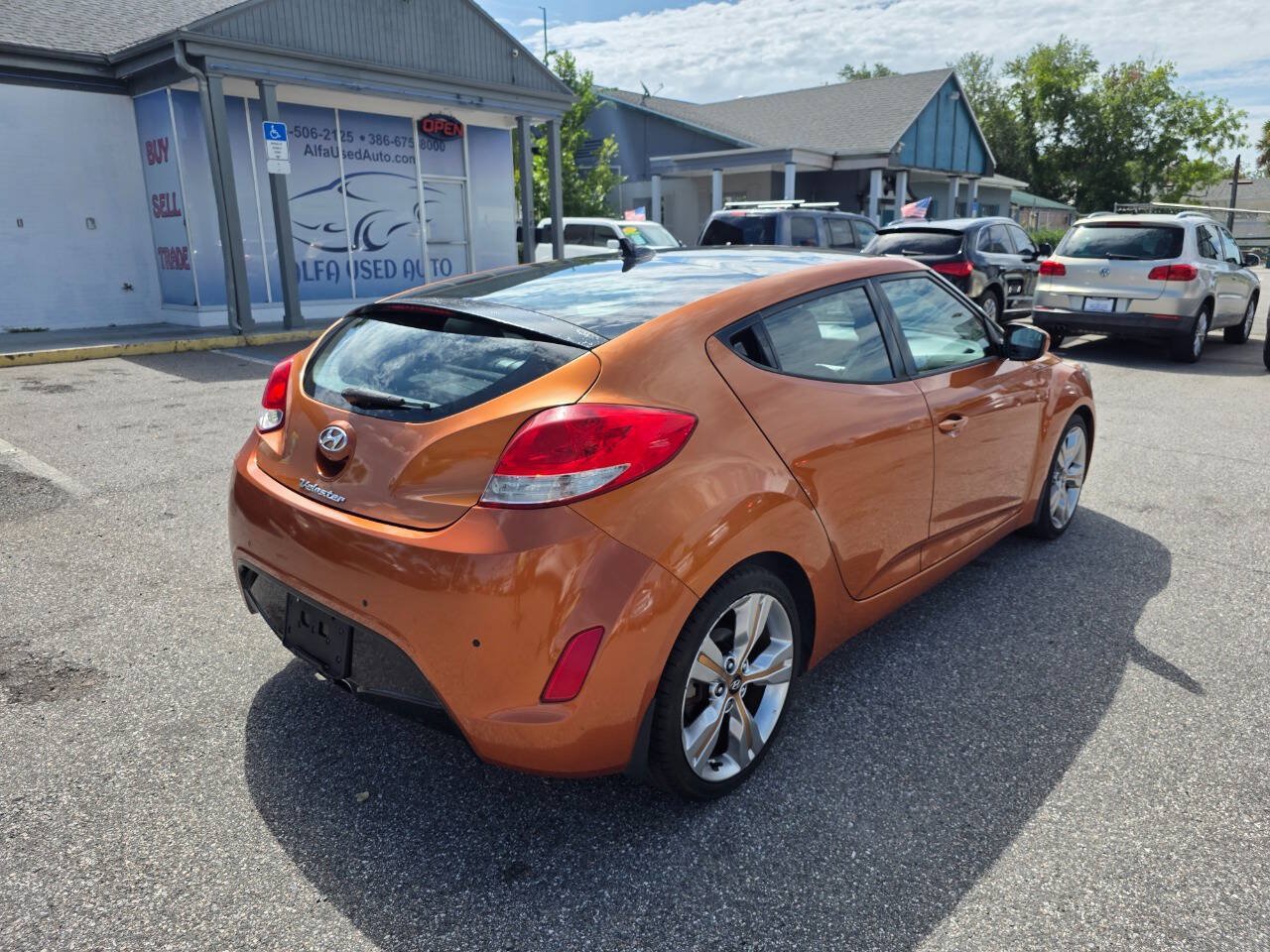 Used 2013 Hyundai Veloster w/ Tech Pkg FWD image 4