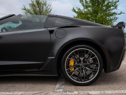 Used 2016 Chevrolet Corvette Z06 w/ 3LZ Preferred Equipment Group RWD image 5