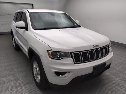 Used 2017 Jeep Grand Cherokee Laredo RWD image 14
