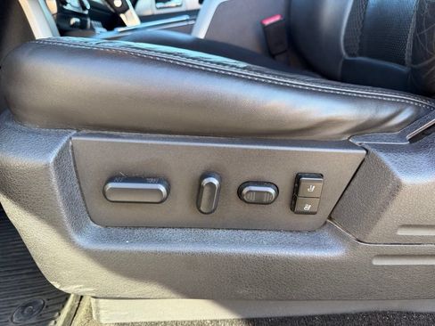Used 2014 Ford F150 Raptor w/ Equipment Group 801A Luxury AWD/4WD image 17