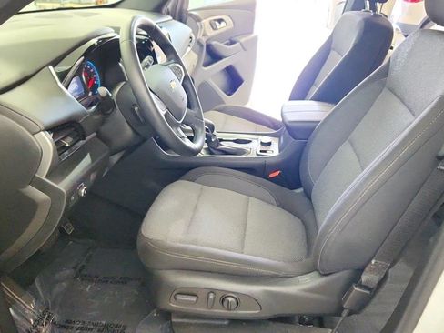Used 2023 Chevrolet Traverse LT FWD image 15