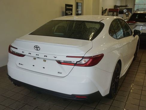 Used 2025 Toyota Camry SE FWD image 13