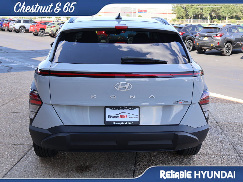 Certified 2024 Hyundai Kona SEL w/ Convenience Package FWD image 5