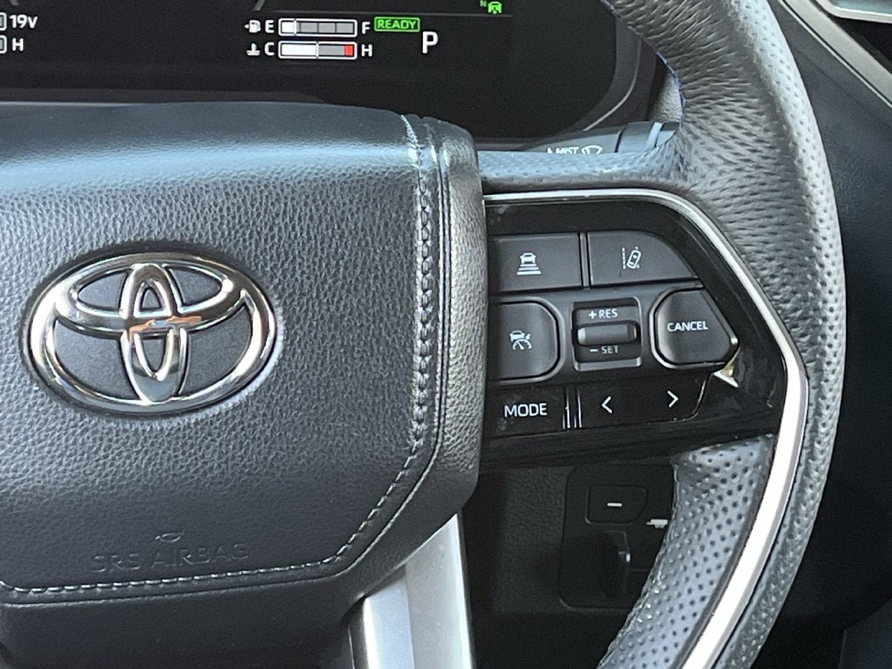 Used 2023 Toyota Sequoia Platinum AWD/4WD image 14