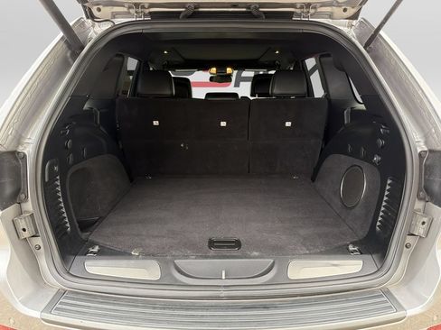 Used 2020 Jeep Grand Cherokee High Altitude RWD image 12