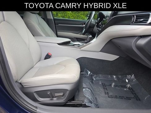 Used 2022 Toyota Camry XLE FWD image 10