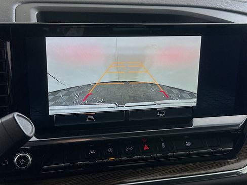 Used 2024 GMC Sierra 1500 Elevation image 21